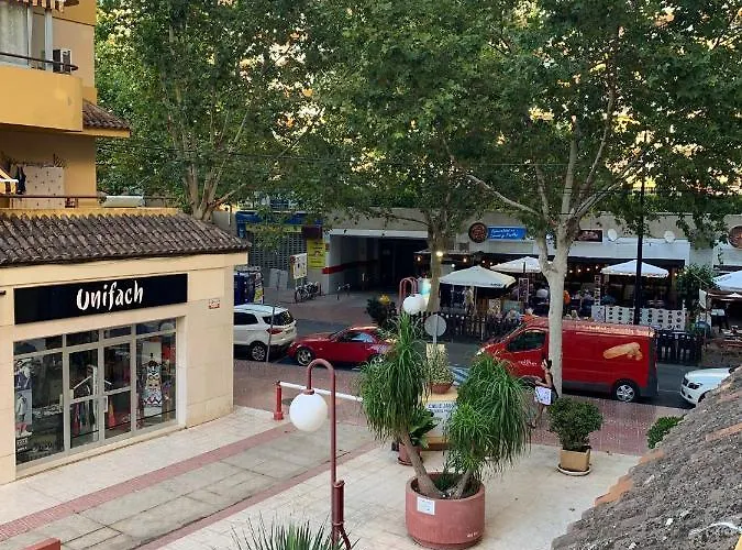 Jardin En El Centro De Calpe