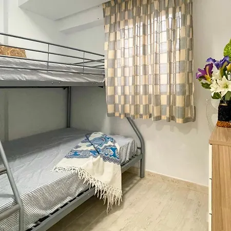 Jardin En El Centro De カルプ